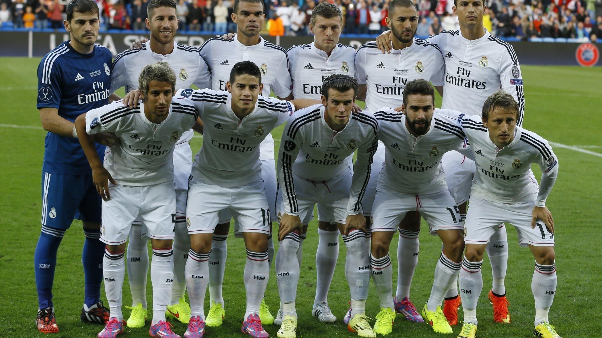 德甲联赛激战正酣，拜仁慕尼黑与多特蒙德上演巅峰对决