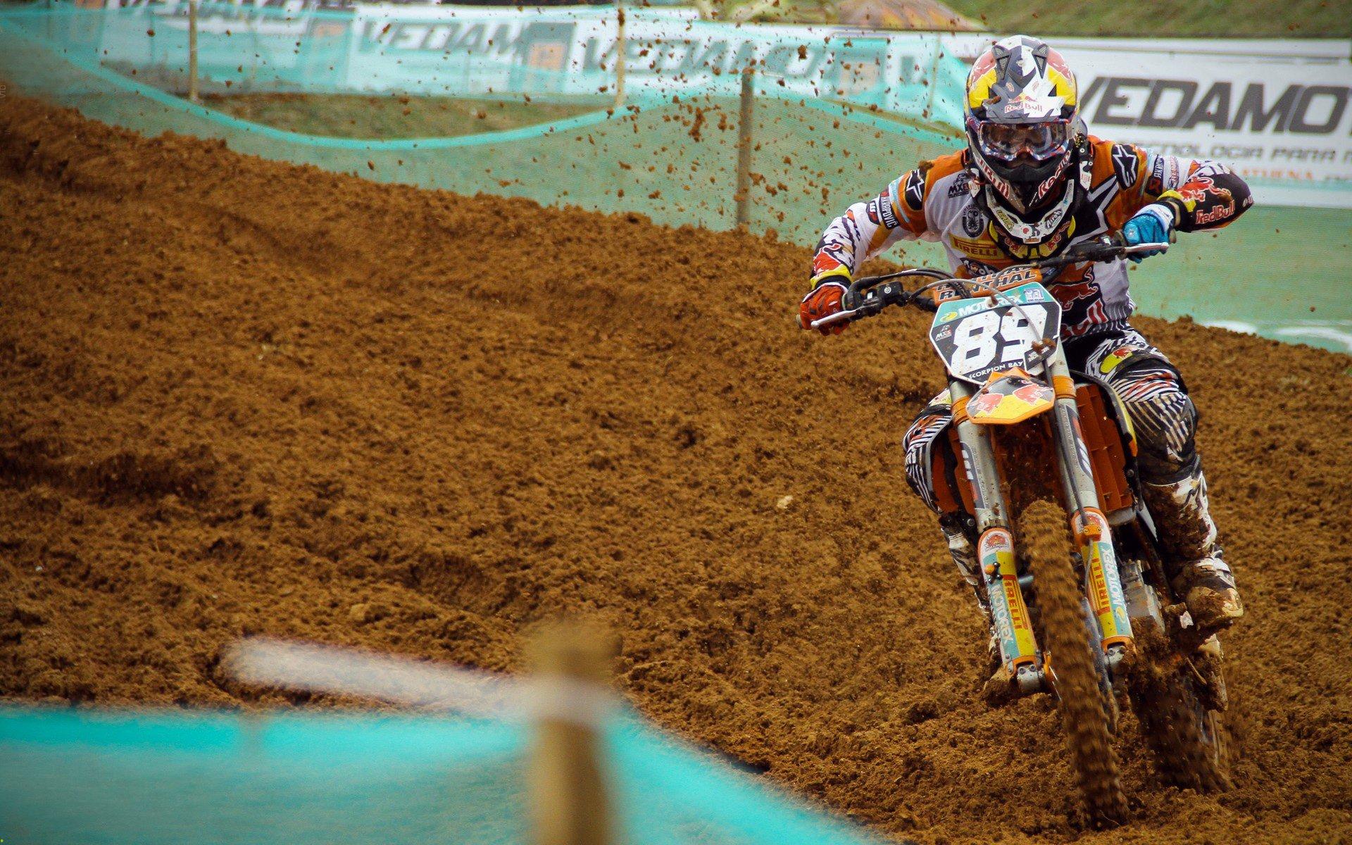 C罗梅开二度助利雅得胜利逆转取胜,继续领跑沙特联赛积分榜